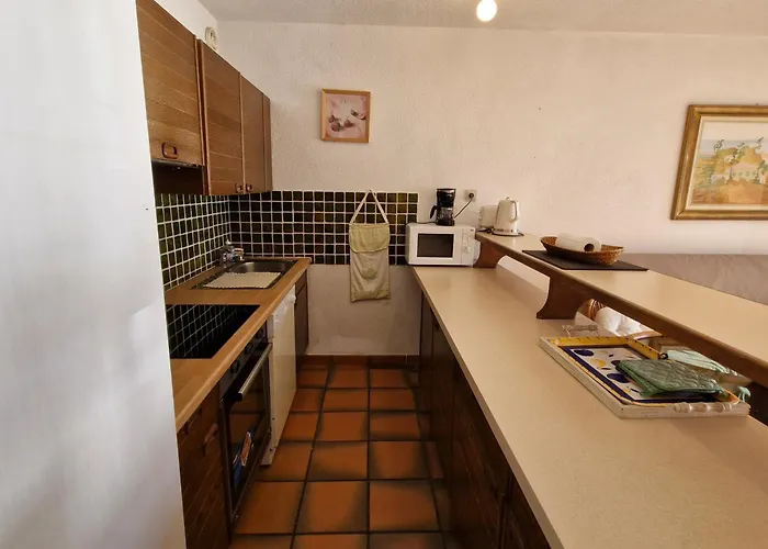 Appartamento 2 Pièces Avec Piscine Et Garage à - Fr-1-780-71 *