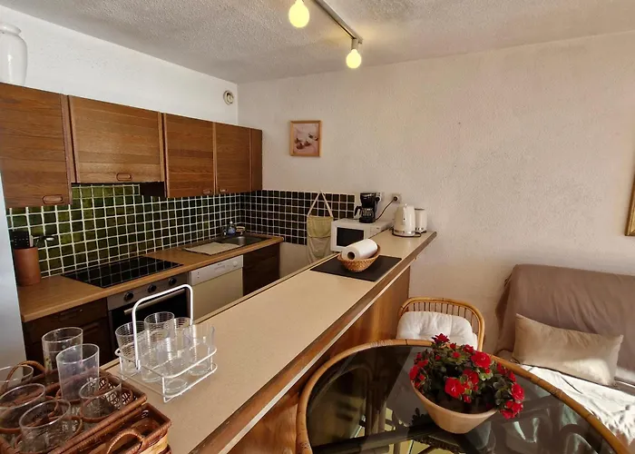 Appartamento 2 Pièces Avec Piscine Et Garage à - Fr-1-780-71 *