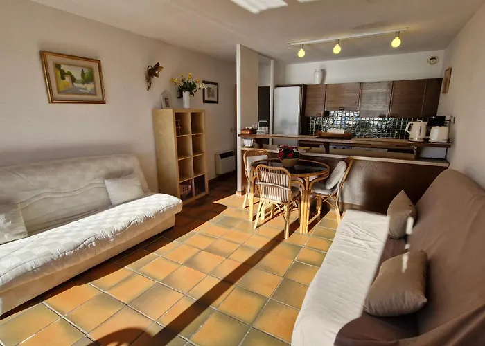 Appartamento 2 Pièces Avec Piscine Et Garage à - Fr-1-780-71