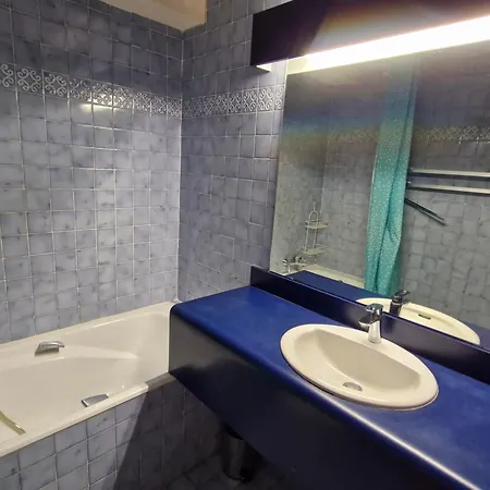 2 Pieces Avec Vue Et Garage A - Fr-1-780-71 *