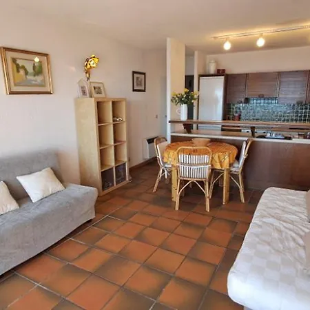 2 Pieces Avec Vue Et Garage A Appartement *