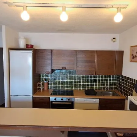 2 Pieces Avec Vue Et Garage A Appartement *